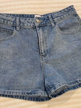 Princess Polly Mid-Rise Light Wash Denim Shorts